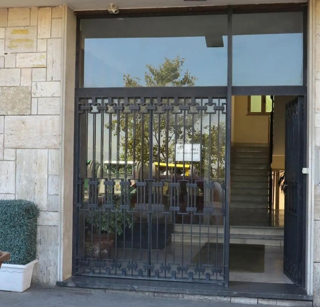 New Panoramic Apartment - Half Way Center-Vomero District Napoli Italia