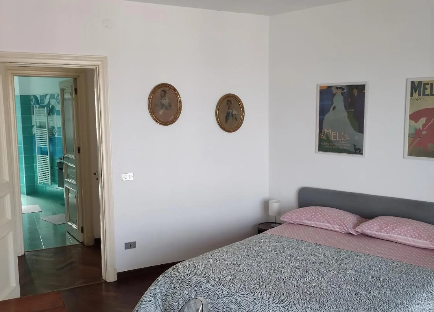 New Panoramic Apartment - Half Way Center-Vomero District Napoli