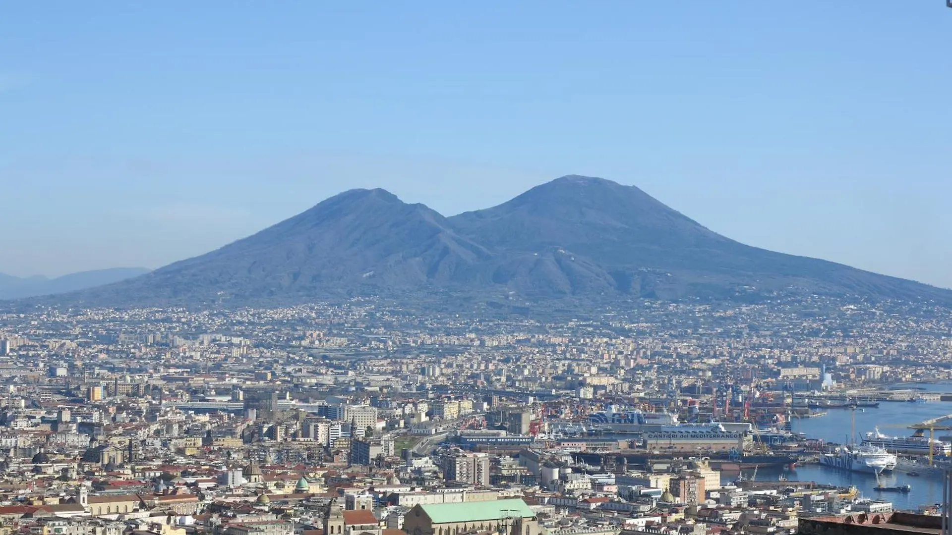 New Panoramic Apartment - Half Way Center-Vomero District Napoli